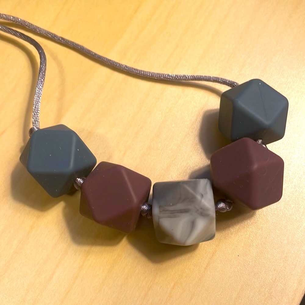 NWT ‘Banded’ Baby Teething Necklace for Mom